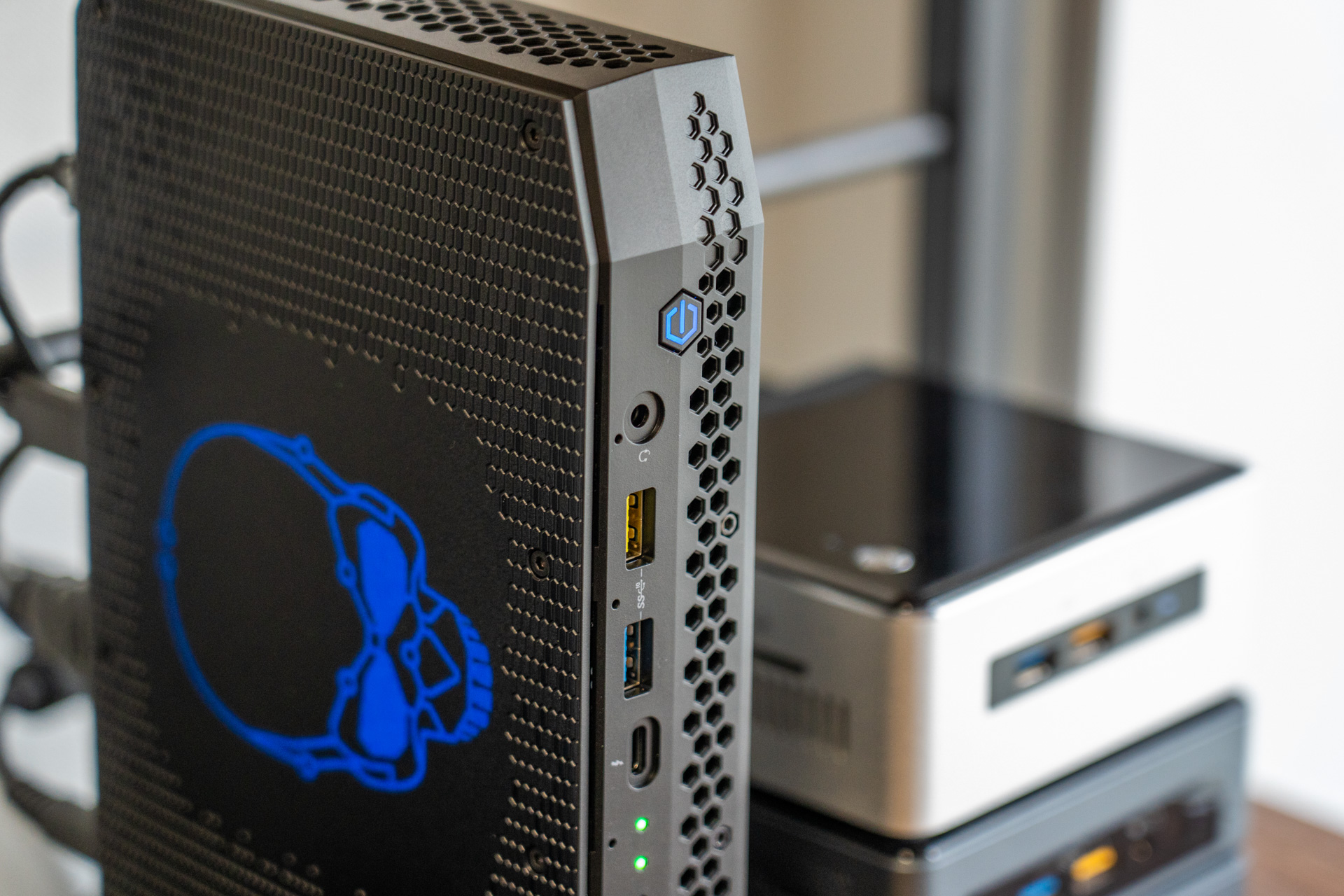 Featured image of post NUC 11 Enthusiast Kit (NUC11PHKi7C) 購入