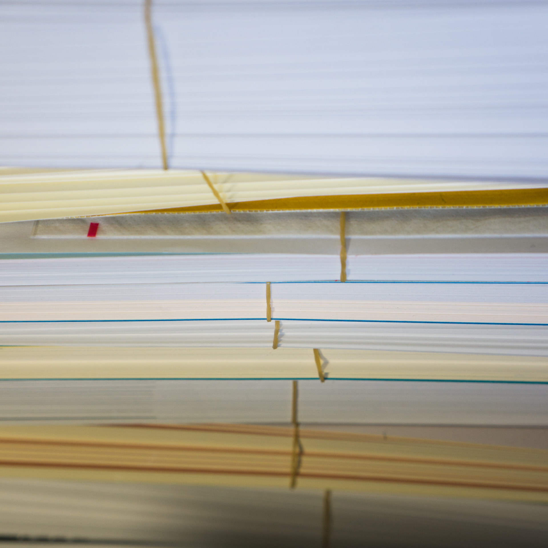 Featured image of post 裁断業者さんに本の裁断を頼んだら実質 1 冊 118 円だった話