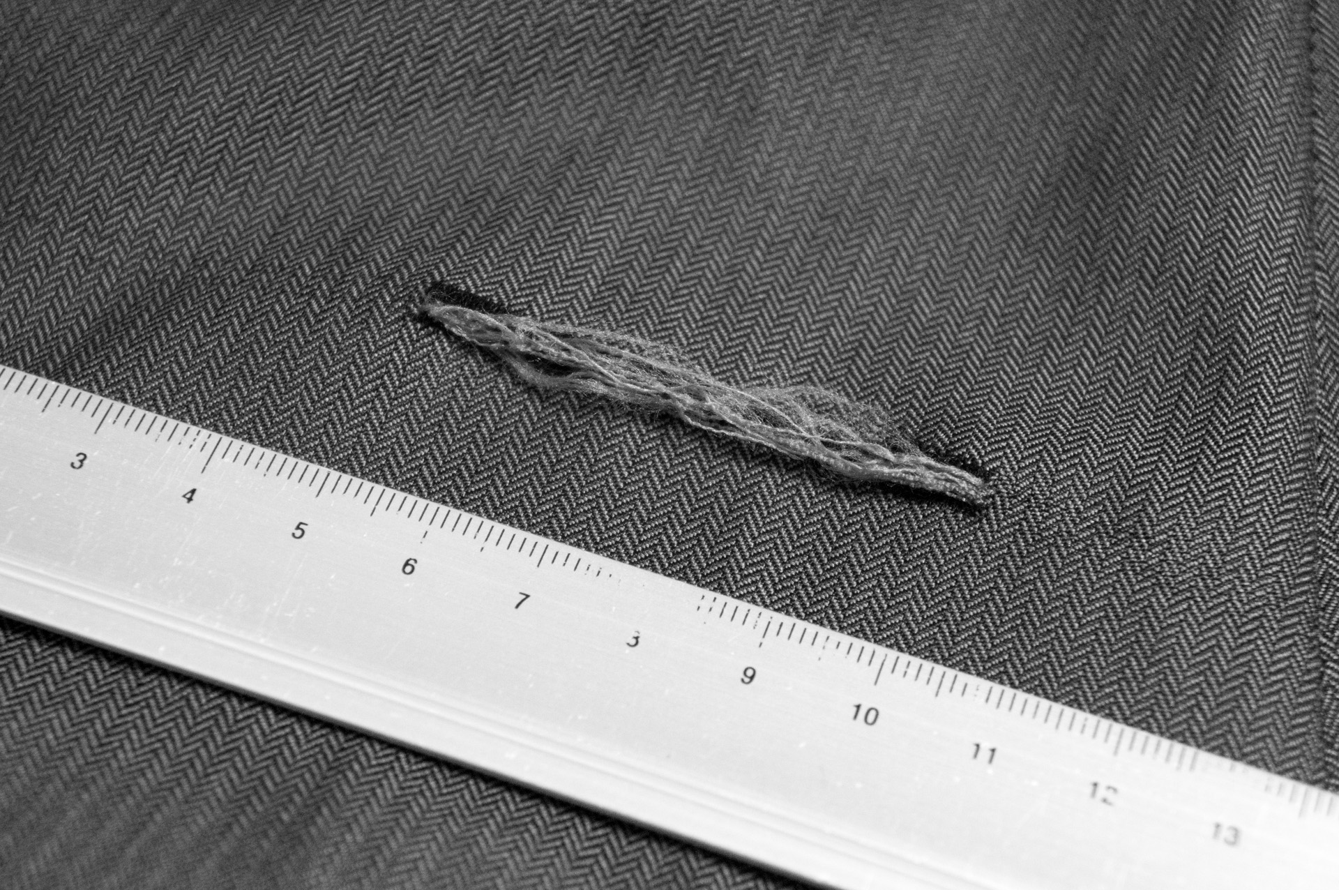 穴の左右もツレちゃってる